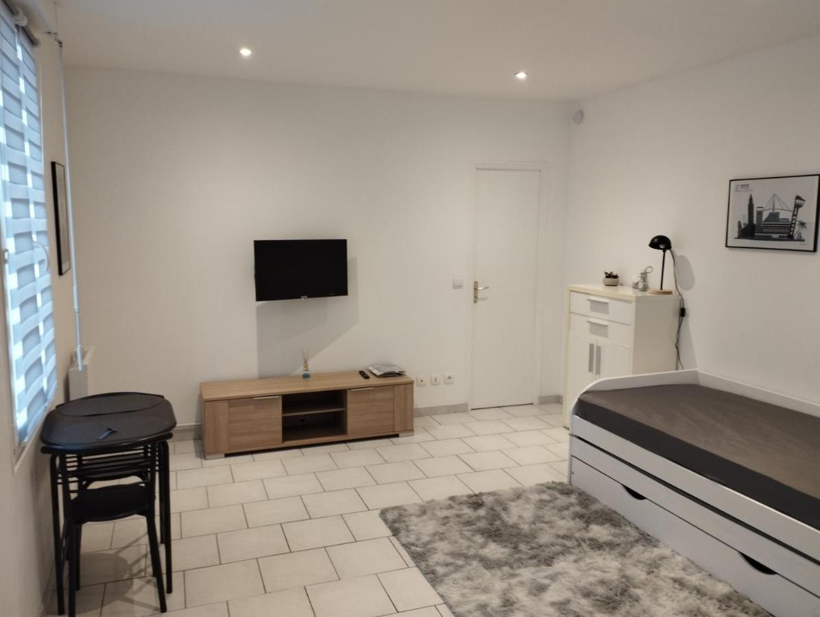 Charmant Studio Canape Lit Netflix Prime Video Dazn Wifi Le Havre Luaran gambar